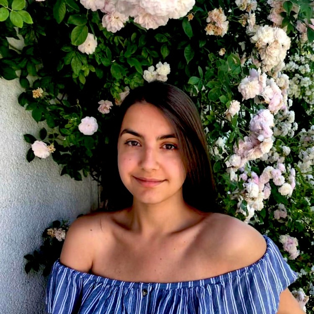 Meet your Posher, Santina